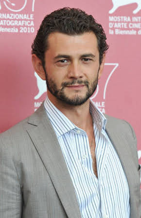 Vinicio Marchioni as 