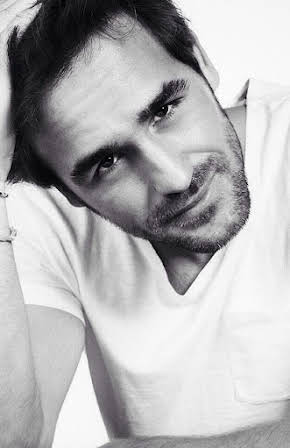 Eduardo Lloveras as 