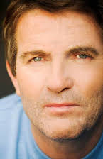 Bradley Walsh som Director