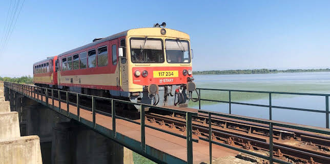 Mit dem Zug durch Ungarn