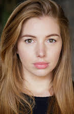 Seána Kerslake como 