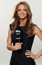 Kate Abdo como 