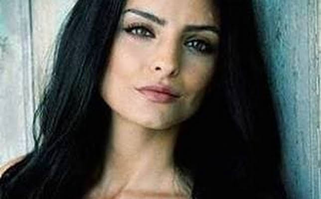 Aislinn Derbez