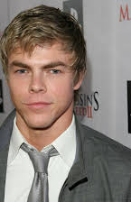 Derek Hough como 