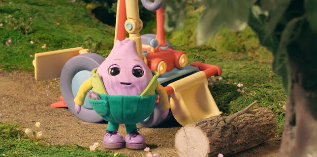 5:45 PM: Moon and Me (S2) | Cbeebies | 12/4 2025