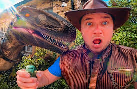 Papa Jake: IRL Jurassic World Box Fort Challenge!