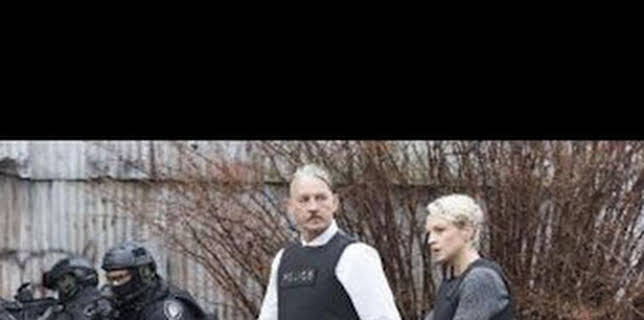 01:54: Motive (T4): Ep.8 Asuntos exteriores | Calle 13 | 2/14 2026