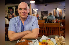 Burgers, Brew & 'Que Season 1: Bring on the Bratwurst