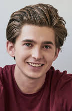 Austin Abrams som 