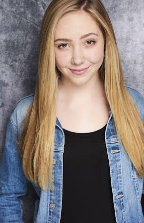 Lydia Styslinger as Elly