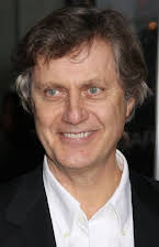 Lasse Hallström som Director