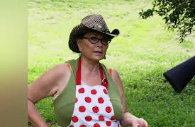 Roseanne's Nuts Season 1: Pig War