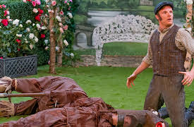 The Goes Wrong Show: Harper's Locket