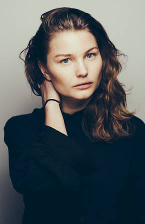 Iben Akerlie as 