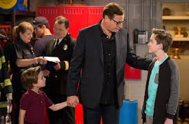 Huset fullt – igen: Hemligheter, lögner och brandbilar