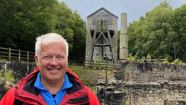 2:15 PM: Weatherman Walking (S13) | BBC Two | 9/8 2026