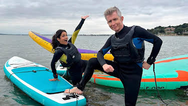 7:30 PM: Celebrity Escape to the Country (S3) | BBC One | 12/22 2025