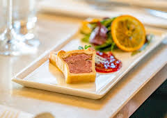Schönbrunner Frühlingsgeschichten - Von Veilchen, Zitrusbäumen und kulinarischen Träumen