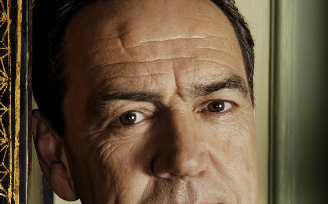 Robert Lindsay