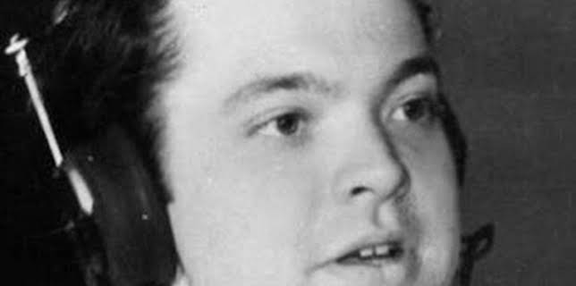 23:42: Nits sense ficció: La guerra dels mons | Canal 33 | 3/25 2026