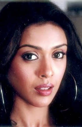 Hrishitaa Bhatt as 