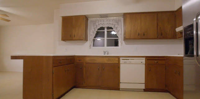 02:25: Die Home-Makeover Challenge - Fix it, Flip it, Sell it | Sixx | 12/17 2025