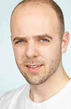 Bryan Edwards como Processing Guard