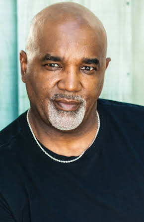 Leonard L. Thomas as Cop #2 
  
  
  (as Leonard Thomas)