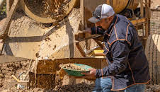 Gold Rush: Mine Rescue with Freddy & Juan