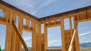 1:00 PM: Building Off The Grid (S1) | Discovery Channel | 9/30 2026