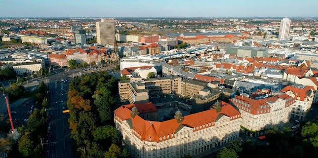 12:30: Die Leipziger Stasi-Zentrale - DDR Relikt in bester Citylage | MDR Fernsehen | 11/8 2025