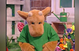 Elliot Moose: Yes, We Have No Bananas/Double Trouble/Case of the Popcorn Pirate/The Spooky Kooky Creature