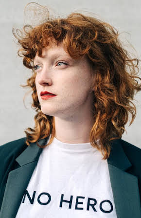 Anne-Laure Vandeputte as 