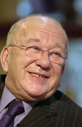 Roy Barraclough as 