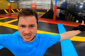 Papa Jake: Epic Box Forts by pocket.watch: Extreme Box Fort Park Challenges!