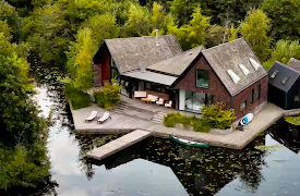 Alan Cumming's Paradise Homes S1: Norfolk & Ontario