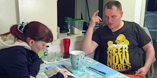 13:00: Armes Deutschland - Stempeln oder abrackern? (S5 E2) (S5) | RTL 2 | 12/9 2025