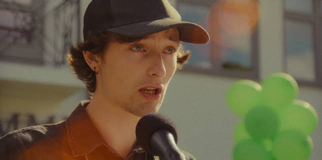 19:30: Rådebank: Hvite løgner | NRK 3 | 11/17 2025