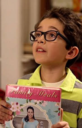 Nicolas Bechtel as 