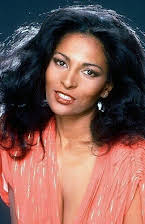 Pam Grier como 