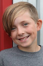 Aiden Longworth som Mason