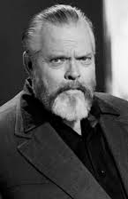 Orson Welles como Narrator
