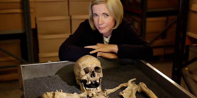9:00 PM: Lucy Worsley Investigates (S1) | BBC Two | 12/10 2025
