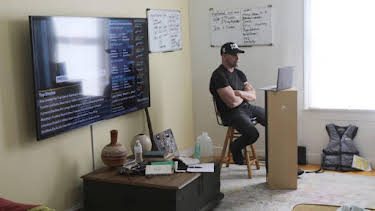 6:00 PM: Undercover Billionaire (S2) | Discovery Channel | 10/12 2026