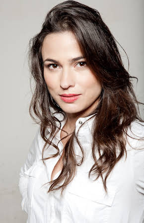 Paula Castaño as 
