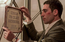 Velvet, Season 1: Night of the Queen