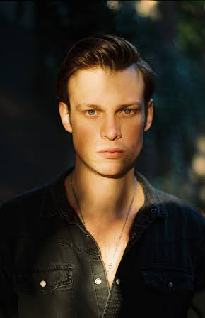 Max Gray Wilbur as Gareth Drury