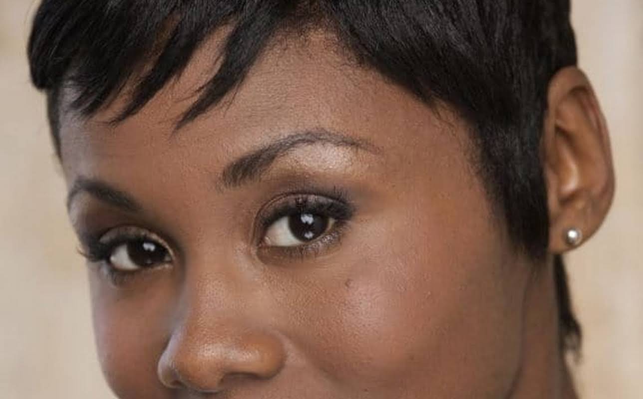 Emayatzy Corinealdi