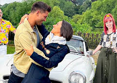 Celebrity Antiques Road Trip