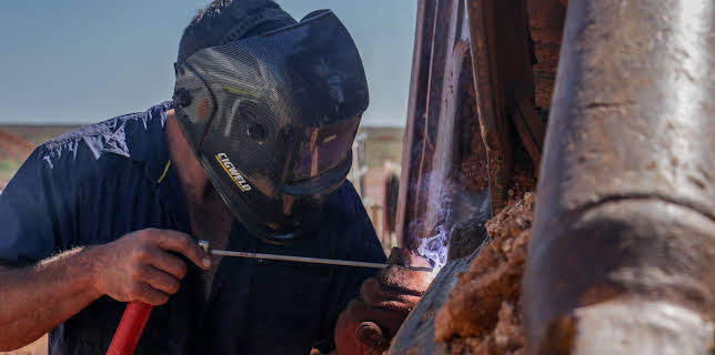 00:15: Outback Opal Hunters (S7 E9) (S7) | Discovery Channel | 3/23 2026